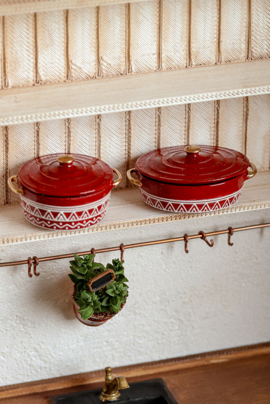 Topf und Bräter rot